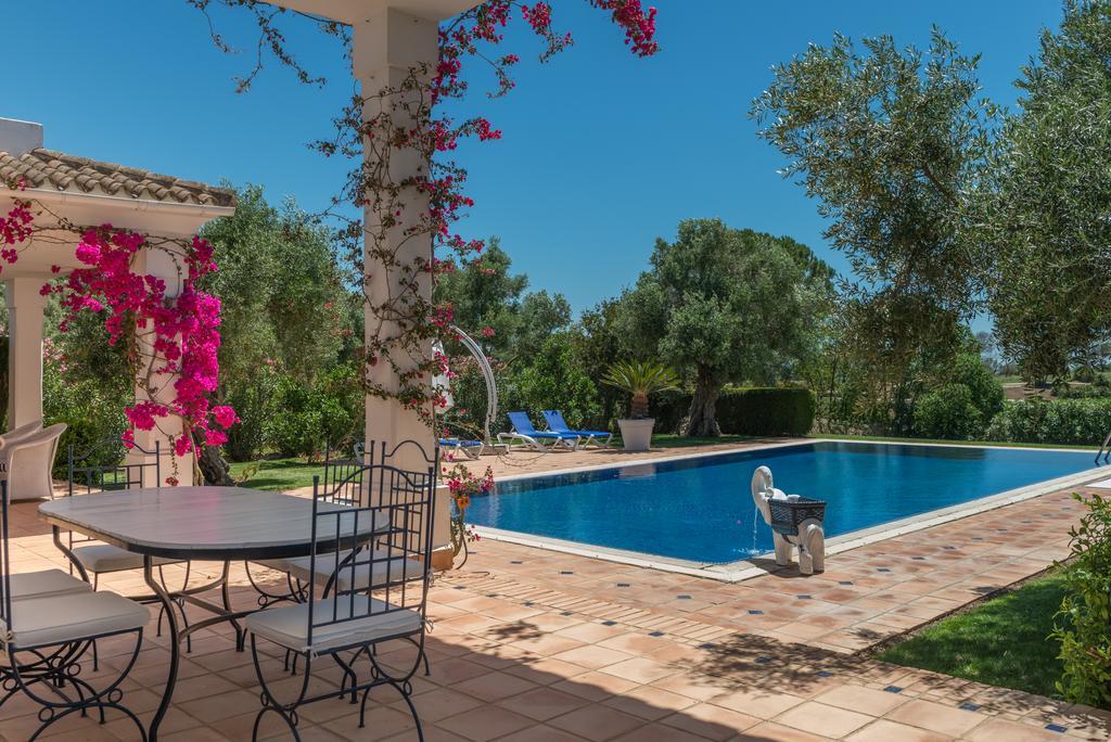 Resort Villas Andalucia Беналуп-Касас-Вієхас Екстер'єр фото