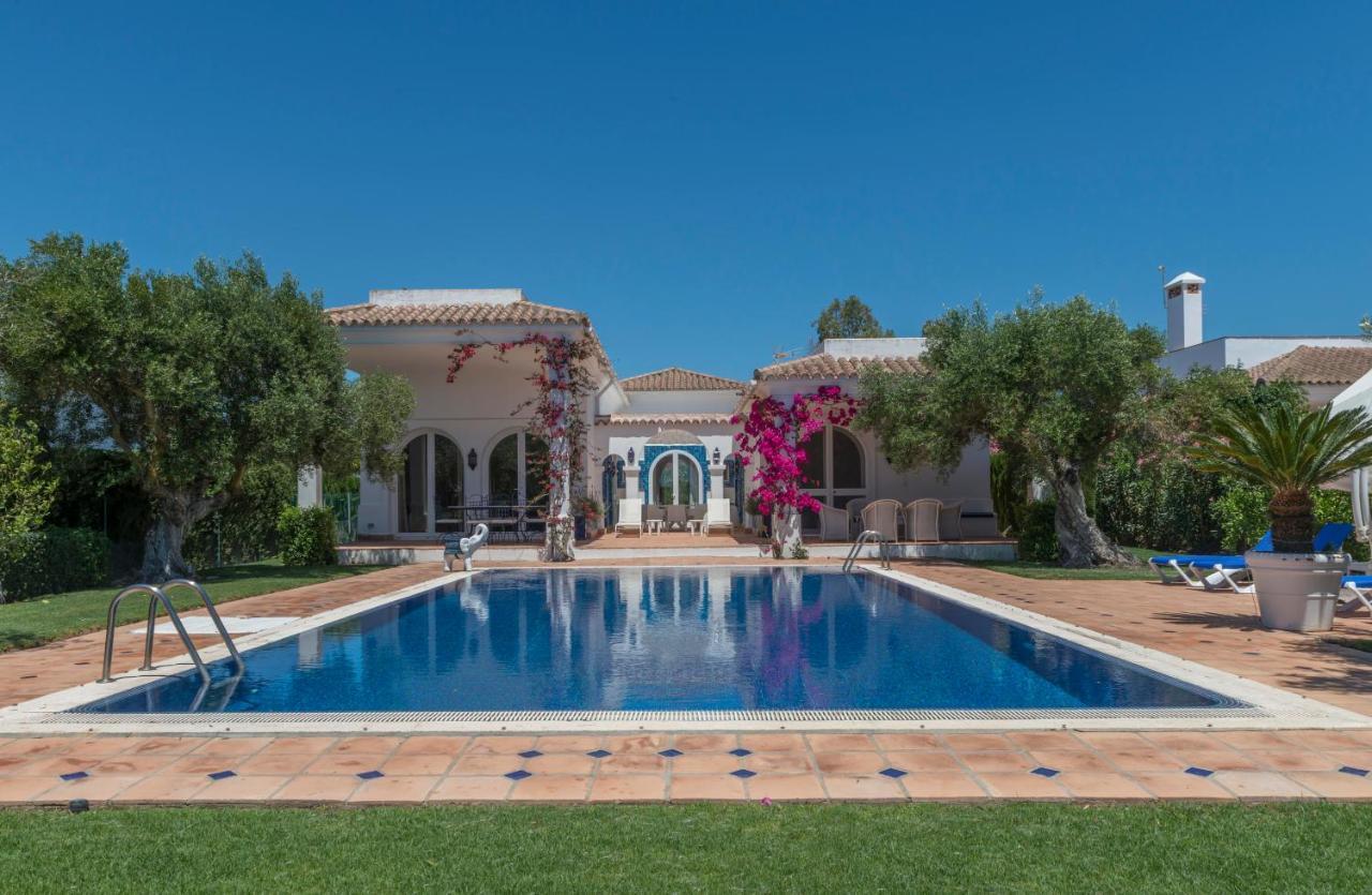Resort Villas Andalucia Беналуп-Касас-Вієхас Екстер'єр фото