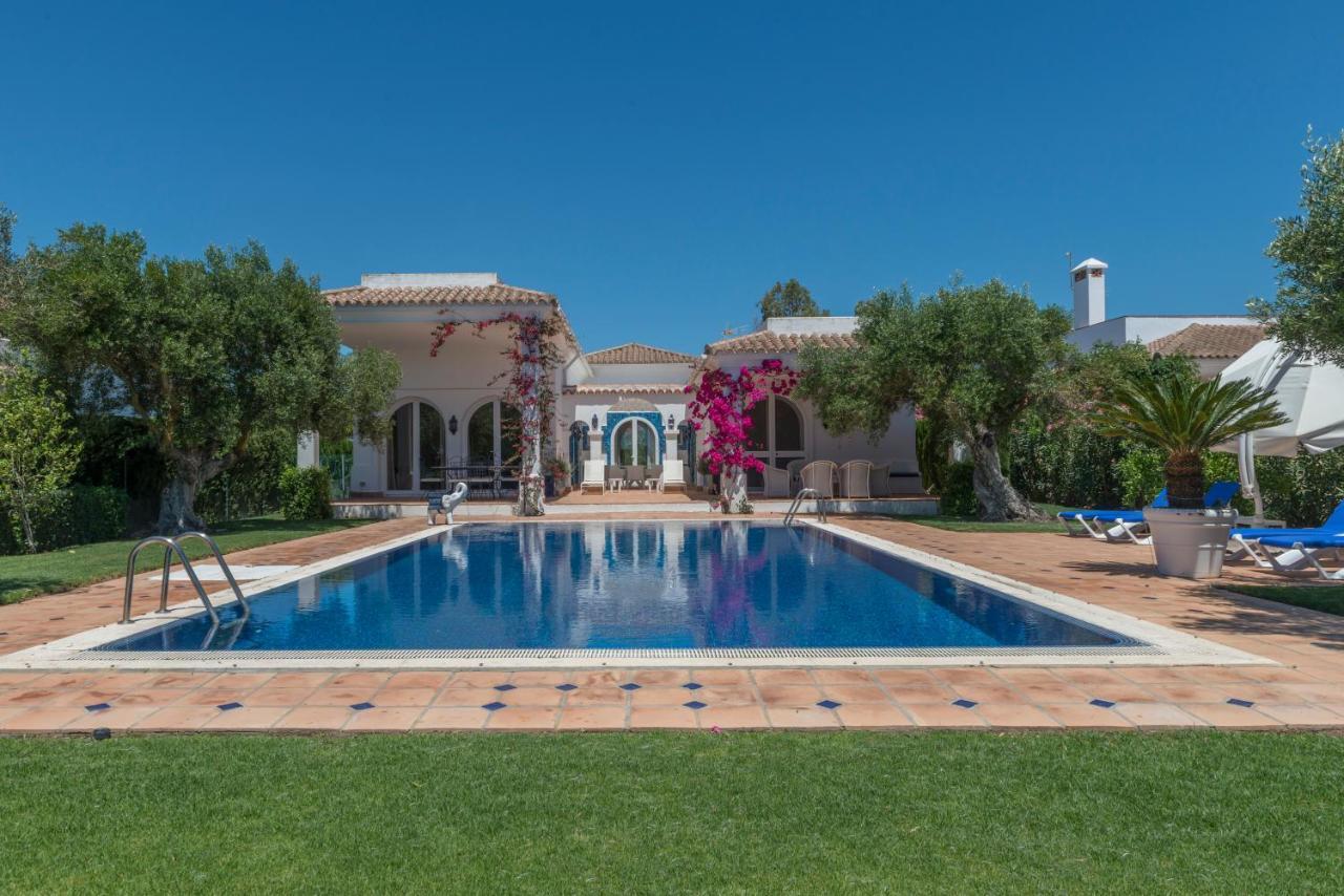 Resort Villas Andalucia Беналуп-Касас-Вієхас Екстер'єр фото